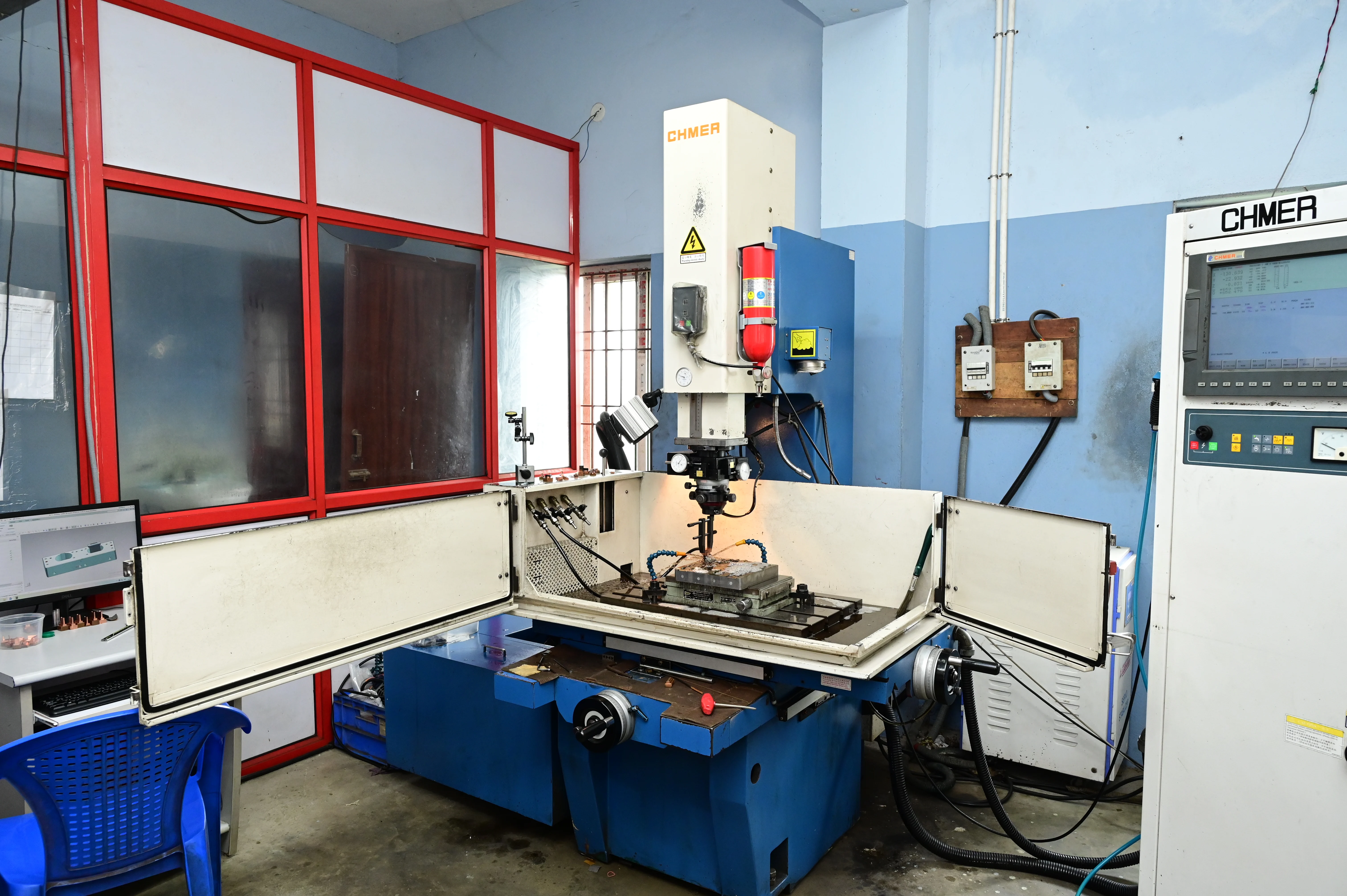 Advanced laser cutting system for precise metal fabrication